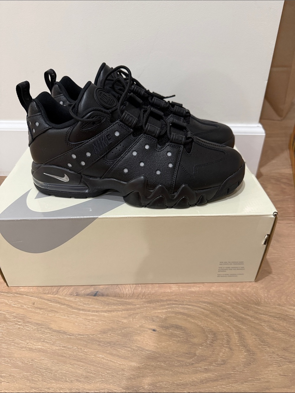 Brand new authentic sold out Nike air max SUPREME